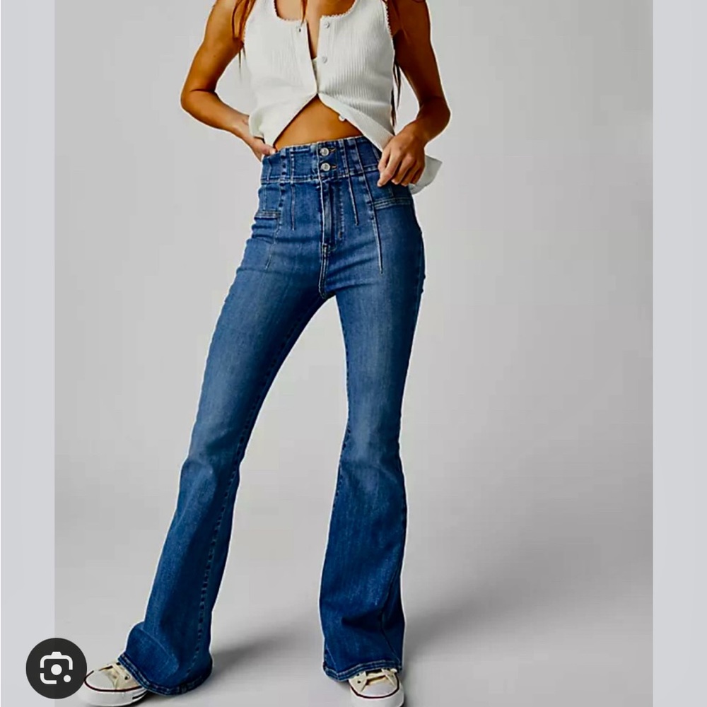 EUC Free People We the Free Jayde Flare High-Rise Jeans size 32